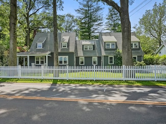 2 Clearview Ave, Norwalk, CT 06851