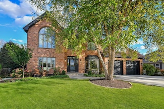 24 Winners Cup Cir Unit 3, Wheaton, IL 60189