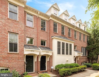 2660 S Kenmore Ct, Arlington, VA 22206