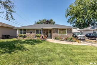 1411 Mechanic St, Pekin, IL 61554