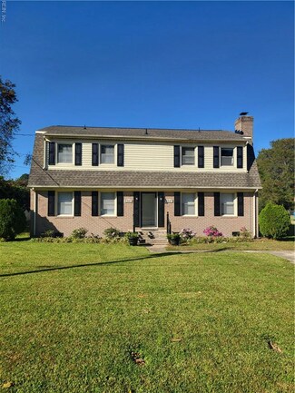 1347 Downs Ln, Virginia Beach, VA 23455
