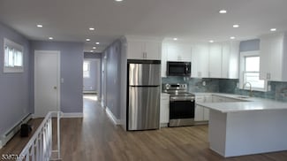 415 7th St Unit 2, Fairview, NJ 07022