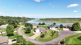 1405 River Aspen Rd, Yankton, SD 57078