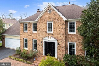 6218 Homespun Ln, Falls Church, VA 22044
