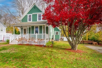 10 Eaton St, Reading, MA 01867