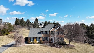4738 Cortland Dr, Orefield, PA 18069
