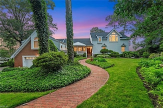 1845 N Alanton Dr, Virginia Beach, VA 23454