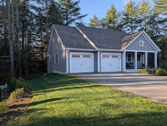 48 Three Ponds Dr, Brentwood, NH 03833