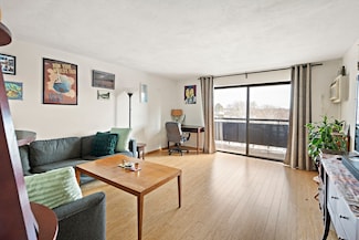 32 Whites Ave Unit D65, Watertown, MA 02472