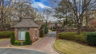6 Sand Bar Unit S-1 Ln, Little Rock, AR 72202