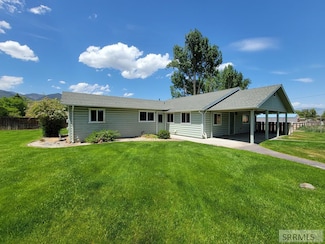 211 Dahle Ave, Salmon, ID 83467