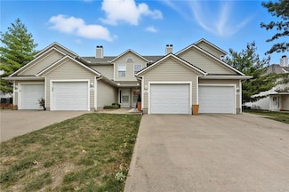 1335 SE Broadway Cir, Lees Summit, MO 64081