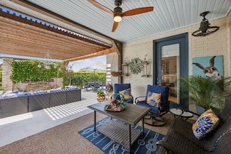 1318 Amsterdam Ct, Granbury, TX 76048