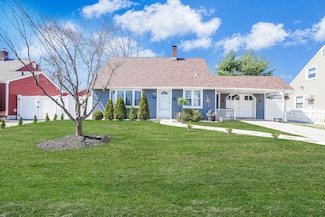 96 Ranch Ln, Levittown, NY 11756