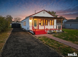 619 W Pine St, Chillicothe, IL 61523