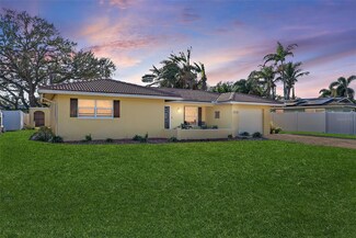 1710 Georgia Ave NE, Saint Petersburg, FL 33703