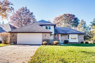 5725 Lois Ln, Saint Paul, MN 55126