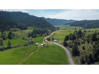 12716 S Myrtle Rd, Myrtle Creek, OR 97457