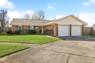 10 Gardere Ct, Harvey, LA 70058