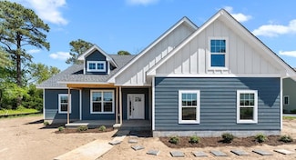 3245 Yarmouth Dr, Cape Charles, VA 23310