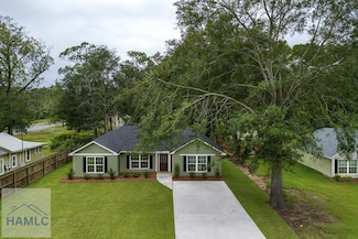 380 S 2nd St, Jesup, GA 31545