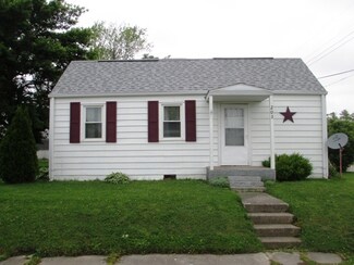 203 E Pursley St, Farmland, IN 47340