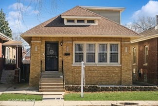 7427 S Bennett Ave, Chicago, IL 60649