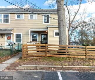 12 Hillside Rd, Greenbelt, MD 20770