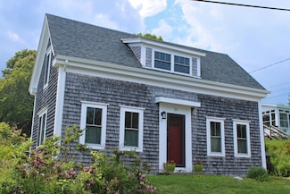 25 Church St, Lubec, ME 04652