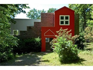 500 Orchard Ln, Freedom, PA 15042