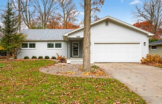 1040 E Moorpark Ave, Appleton, WI 54911