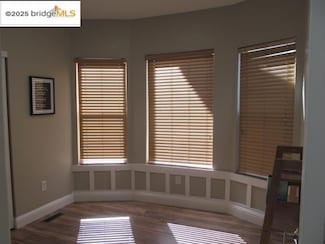 2807 Filbert St, Oakland, CA 94608