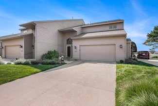 1653 E Harbour Towne Cir, Muskegon, MI 49441