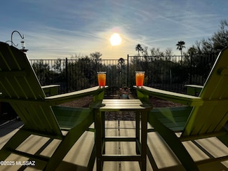 2180 S Triangle X Ln, Tucson, AZ 85713