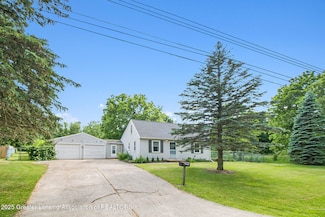 2805 Del Mar Dr, Okemos, MI 48864