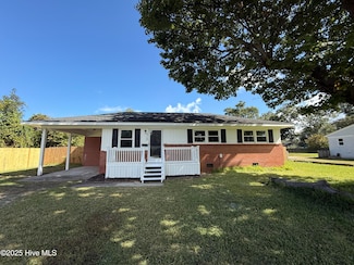 918 Greenfield Heights Blvd, Havelock, NC 28532