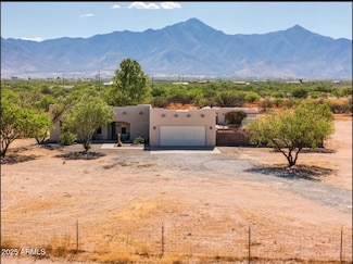 8484 S Coyote Song Ln, Hereford, AZ 85615