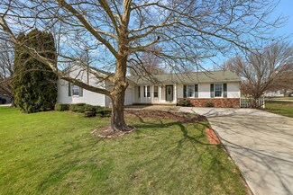 70 Glenbrook Ln, Fisher, IL 61843