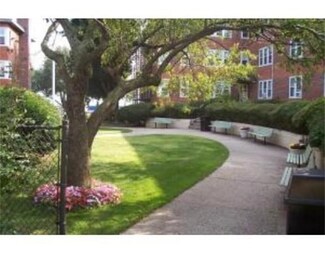 125 Farragut Rd Unit 31, Boston, MA 02127