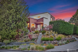 7717 California Ave SW, Seattle, WA 98136