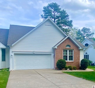 28 Village Dr W, Paducah, KY 42003