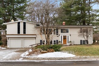 6823 Forest Glade Ct, Middleton, WI 53562