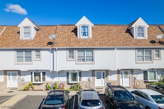 13 Val Sumo Ln, Newark City, NJ 07105