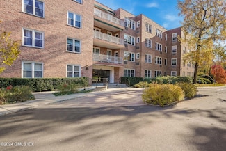 2 Putnam Hill Unit 4D, Greenwich, CT 06830