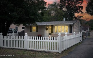 212 Laurel Dr, Bayville, NJ 08721