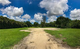 5176 Thoroughbred Ln, Southwest Ranches, FL 33330