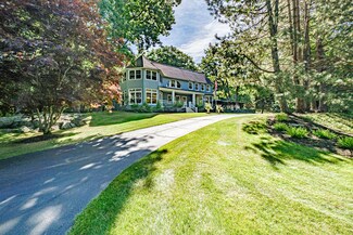 4 Farms Edge Rd, Cape Elizabeth, ME 04107