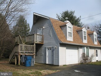 626 Firewood Ln, New Castle, DE 19720