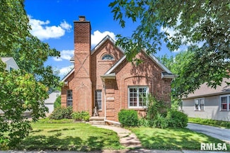 1503 S 4th St, Pekin, IL 61554
