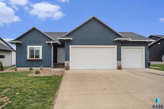110 Skyline Dr, Valley Springs, SD 57068